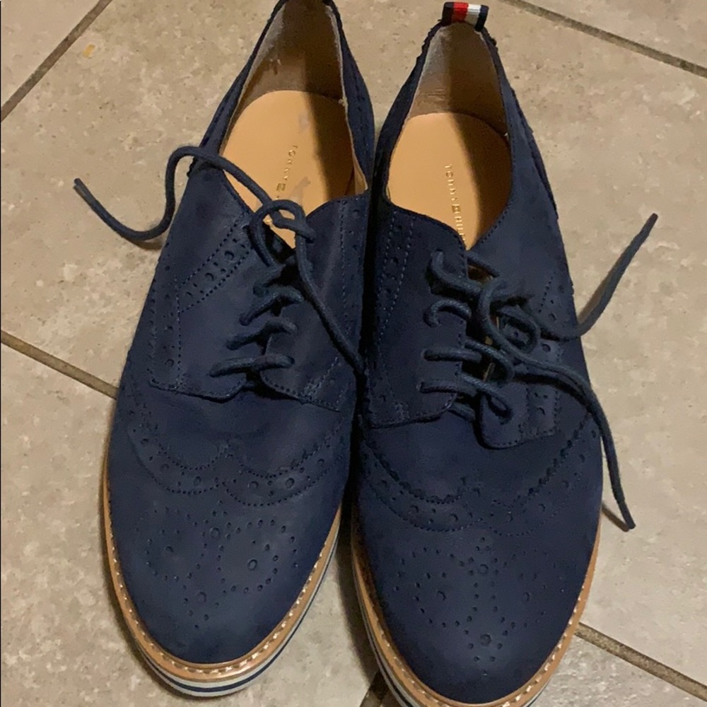Blue Tommy Hilfiger size 9 1/2